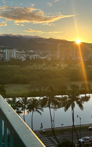 Property grounds - AS11 Cozy Studio by Waikiki Marketplace (Honolulu)