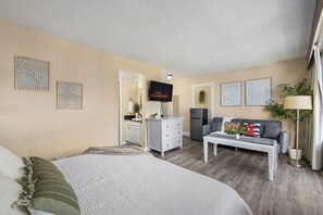 Iron/ironing board, WiFi - AS11 Cozy Studio by Waikiki Marketplace (Honolulu)