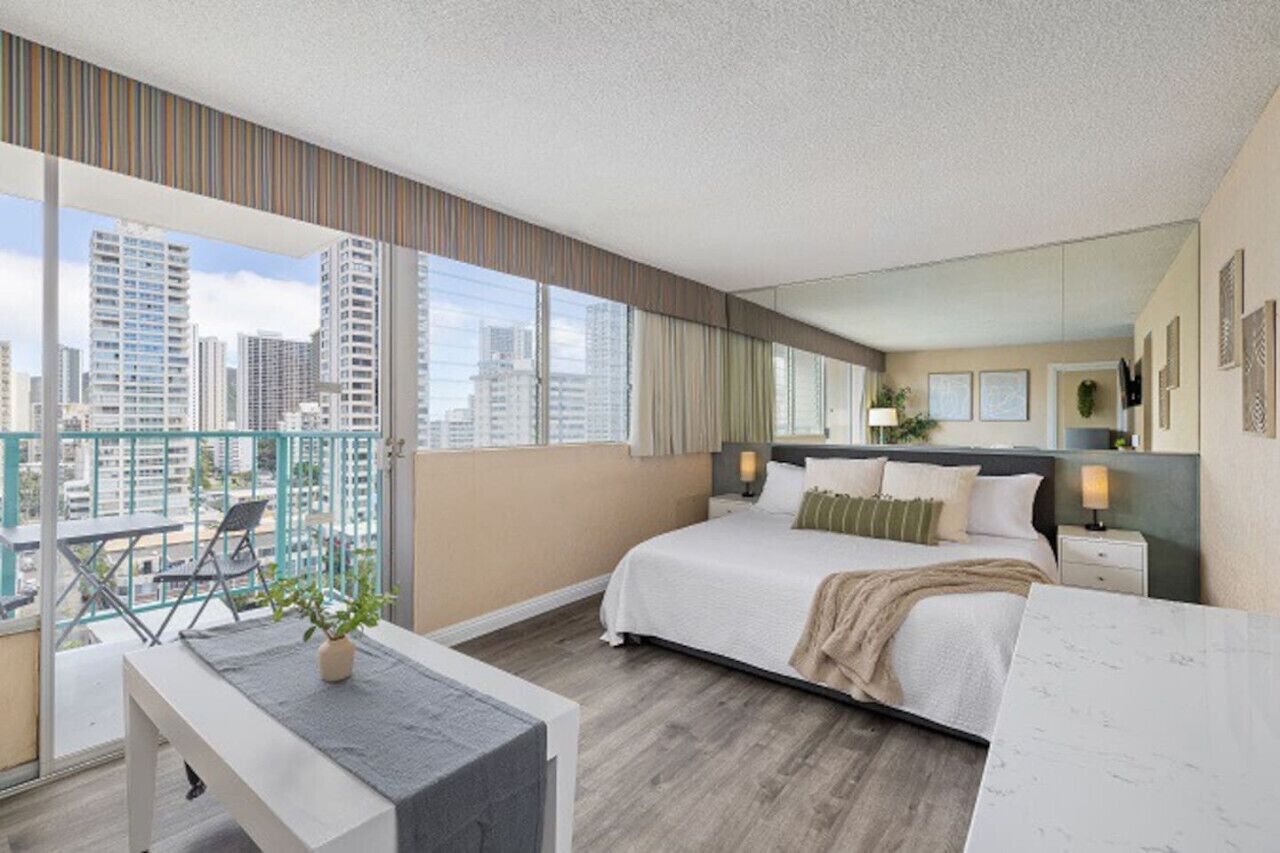 Iron/ironing board, WiFi