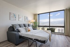Iron/ironing board, WiFi - Waikiki Oasis + Mountain View Suite & Free Parking (Honolulu)