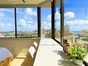 Interior - Stunning Ocean & Diamond Waikiki 33F A (Honolulu)