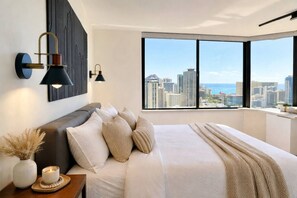 Iron/ironing board, WiFi - Stunning Ocean & Diamond Waikiki 33F A (Honolulu)