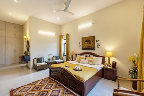 Deluxe Villa, Pets allowed, Garden View | Desk, laptop workspace, soundproofing, iron/ironing board - Alaya Stays Dacha 3 BHK with Jacuzzi (Ulainda)