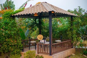 Outdoor dining - Alaya Stays Dacha 3 BHK with Jacuzzi (Palwal)