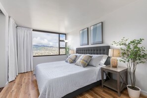 Iron/ironing board, WiFi - Unobstructed Mountain View 1Bd Free Parking+Lanai (Honolulu)