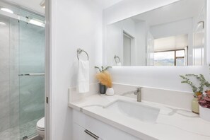 Hair dryer - Unobstructed Mountain View 1Bd Free Parking+Lanai (Honolulu)