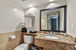 Hair dryer - PW9F-09 Newly Renovated, Light Filled Studio w/ King Bed (Honolulu)