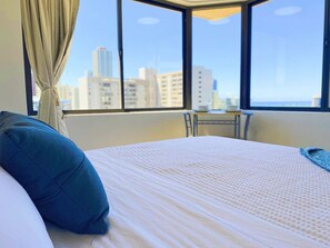 Iron/ironing board, WiFi - HM15 Rare Find - Corner Ocean View Studio at Waikiki (Honolulu)