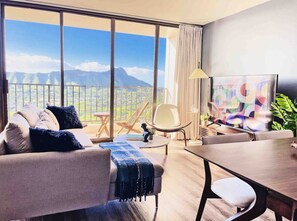 TV - WB36F-09 Panoramic Views - Large Modern Suite, Free Parking (Honolulu)