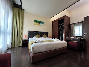 Luxury Apartment, 1 Bedroom | Desk, blackout drapes, free WiFi, bed sheets - Sunday Marina View Hotel Apartments (Dubai)