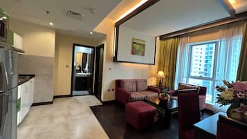 Luxury-Apartment, 1 Schlafzimmer | Schreibtisch, Verdunkelungsvorhänge, kostenloses WLAN, Bettwäsche