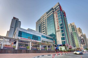 Front of property - Sunday Marina View Hotel Apartments (Dubai)