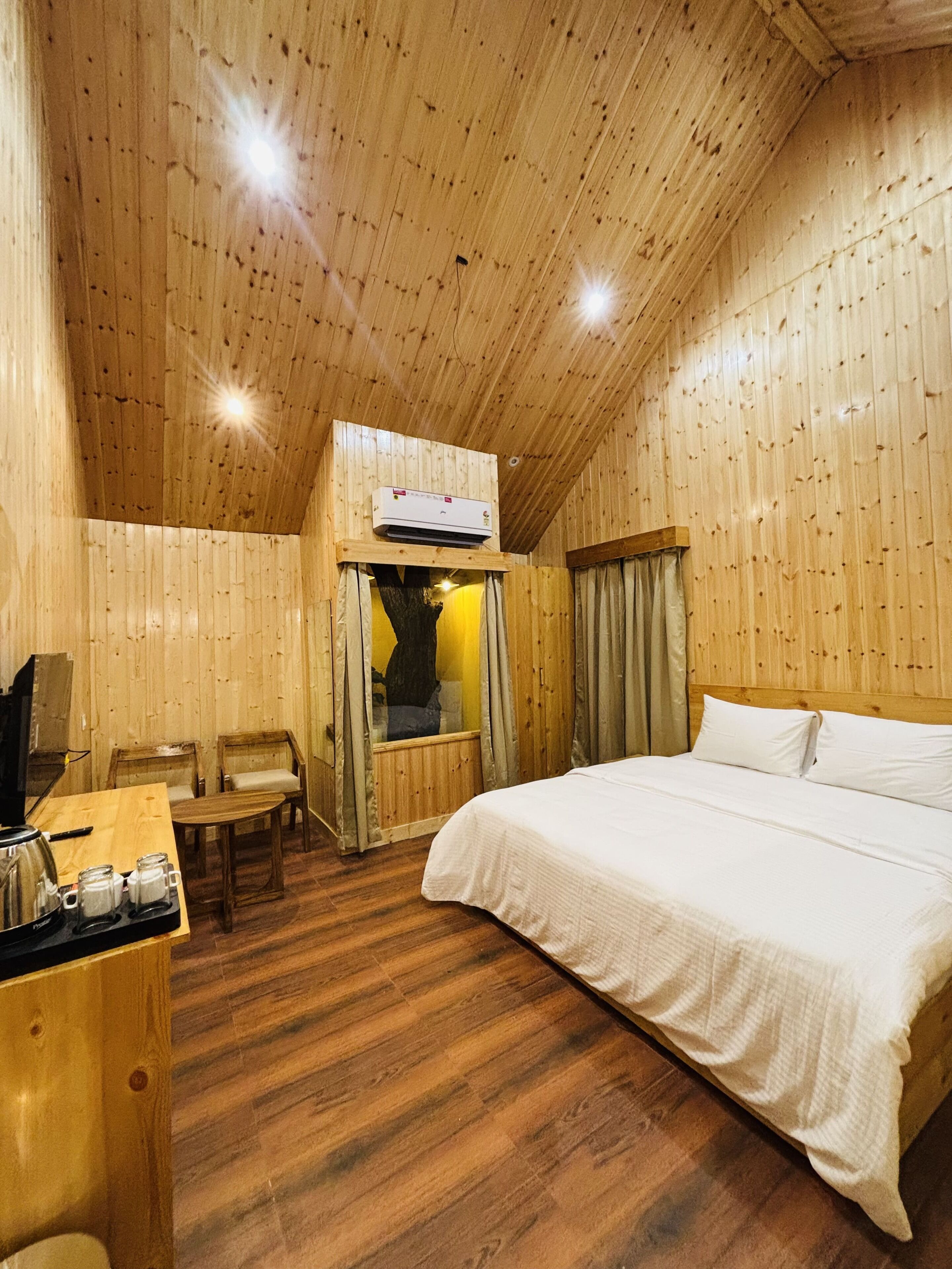 Standard Double Room | Desk, laptop workspace, rollaway beds, free WiFi