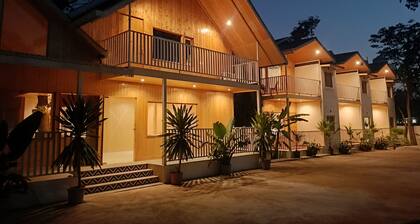 Bundela Woods Cottage and Restaurant