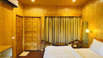 Luxury Double Room, Garden View | Free WiFi