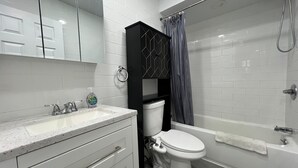 Unclassified image, 5 of 8, button - Private Balcony Suite Near Empire State Building Herald Square (New York)