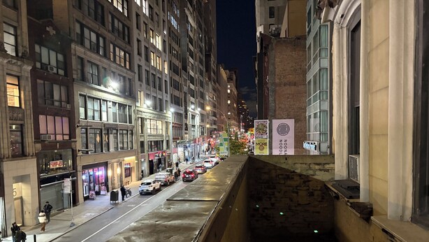 Unclassified image, 1 of 8, button - Private Balcony Suite Near Empire State Building Herald Square (New York)