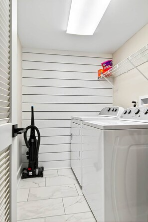 Interior - Cozy 2BR/2BA Renovated Condo Near Auburn Campus (Auburn)