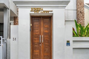 Property entrance - Bhiseka Villa Jimbaran by Aishwarya Bali (Jimbaran)