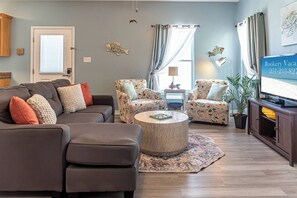 House, 3 Bedrooms, Smoking, Balcony | Living area | Books - 6025 Rookery 3 The Real Place (Gulf Shores)