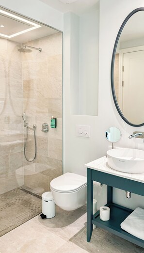 Shower, hair dryer, towels, soap - Luštica Bay 1-bedroom sea view apartment (Radovići)