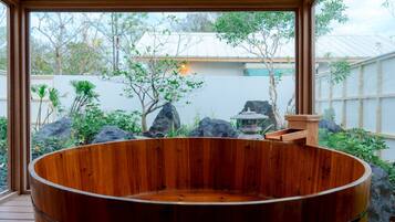 Villa Supérieure, vue jardin | Spa