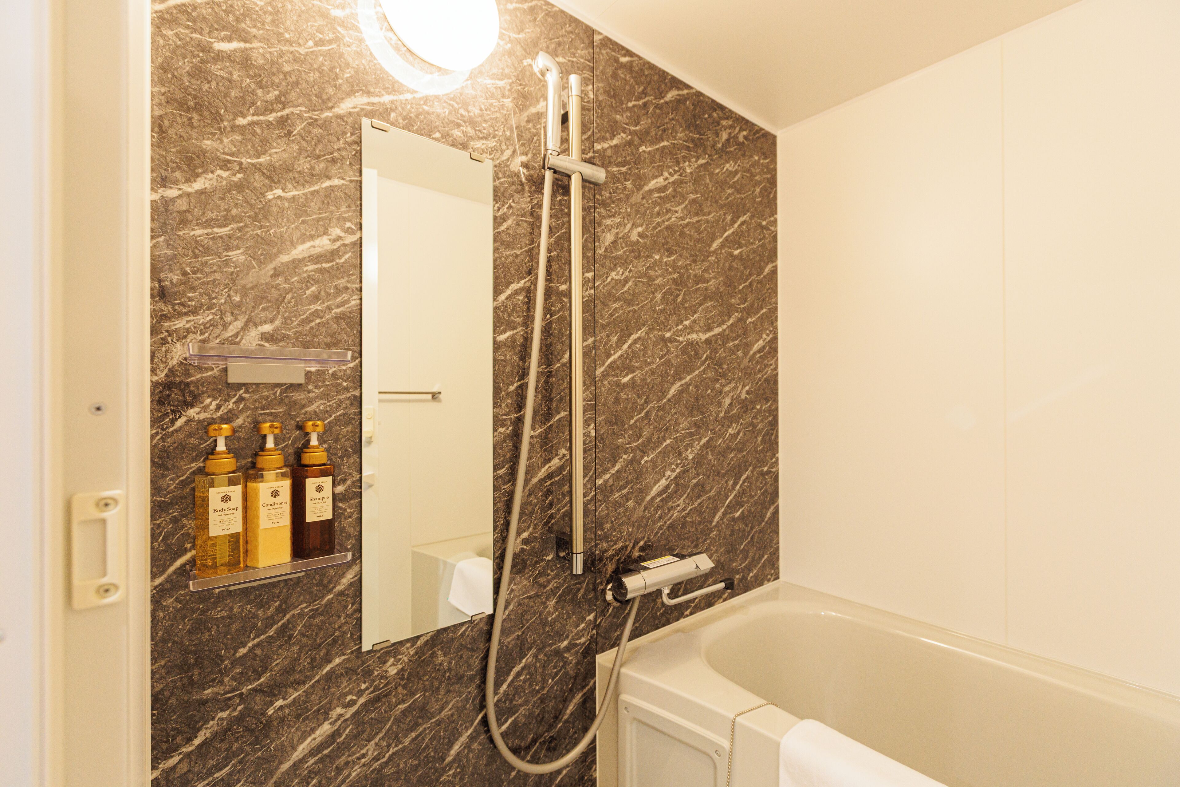 標準雙床房 | 浴室 | 免費盥洗用品、吹風機、毛巾、洗髮精