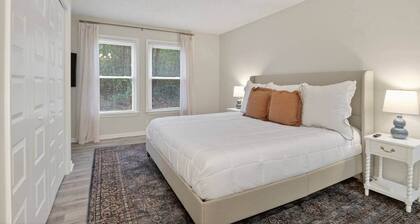 Charming 2BR/2BA Condo - Steps from Auburn Campus