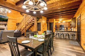 Dining - Luxury Chalet Retreat with Prime Location, Hot Tub, Pond (Sevierville)
