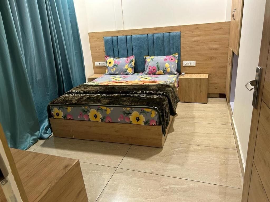 Basic Room, City View