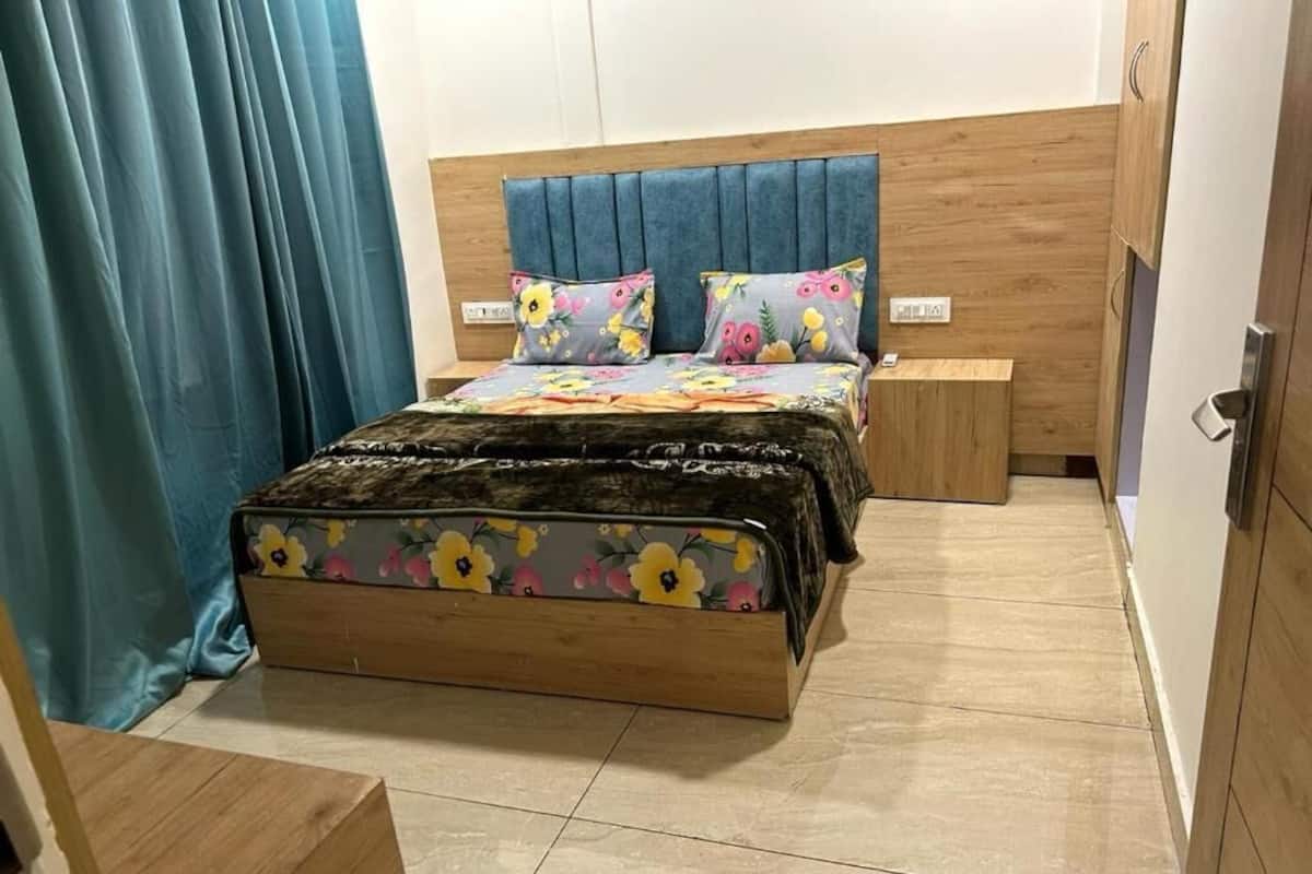 Basic Room, City View