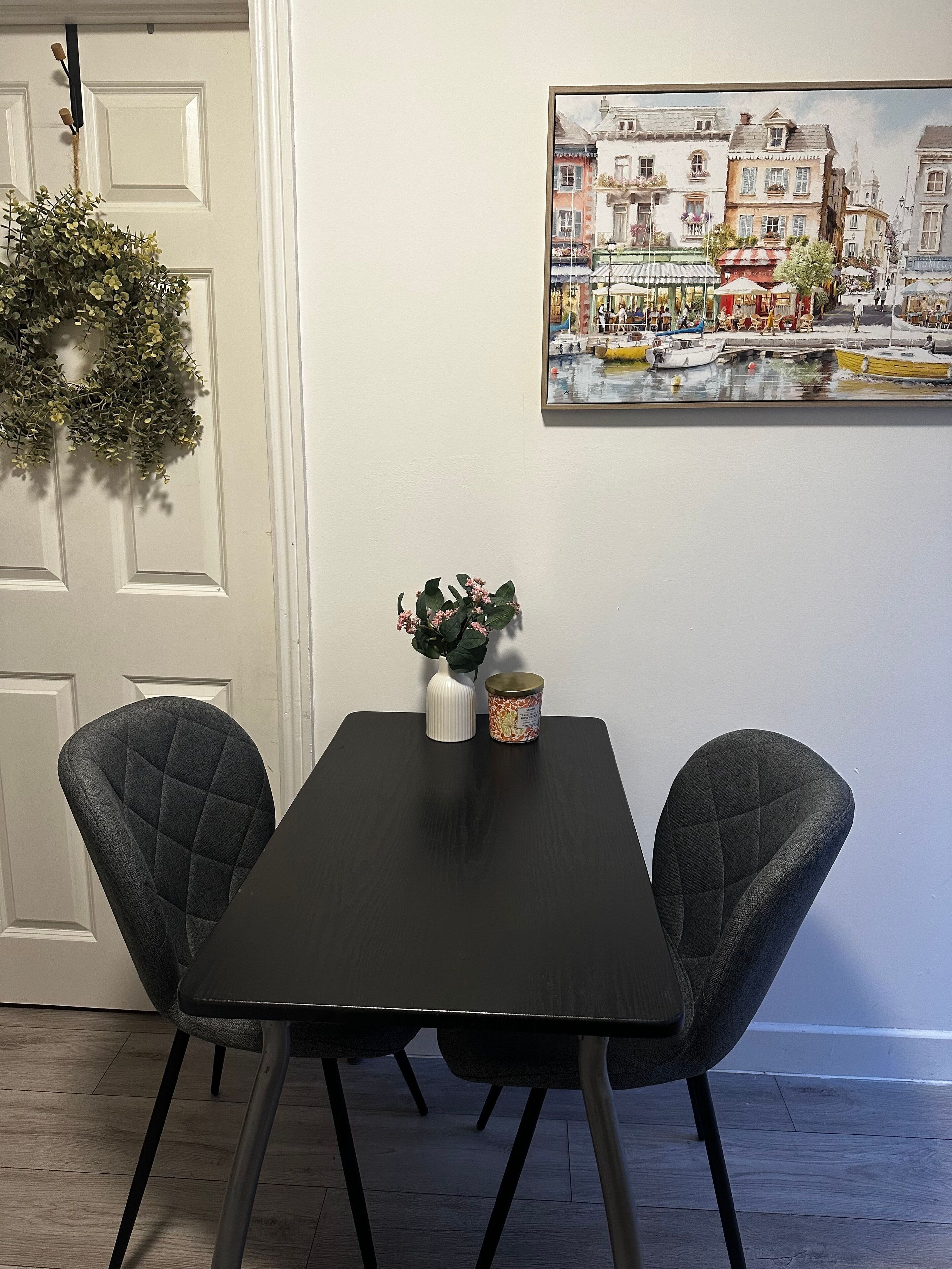 Studio, 1 Bedroom | Dining room