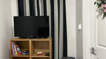 Studio, 1 Bedroom | Living room