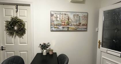Tranquil Studio Retreat in Dublin 22 With Garden and BBQ