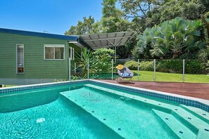 Pool - Oceanview Family Retreat w/ Private Pool & Fast WiFi (Palm Cove)