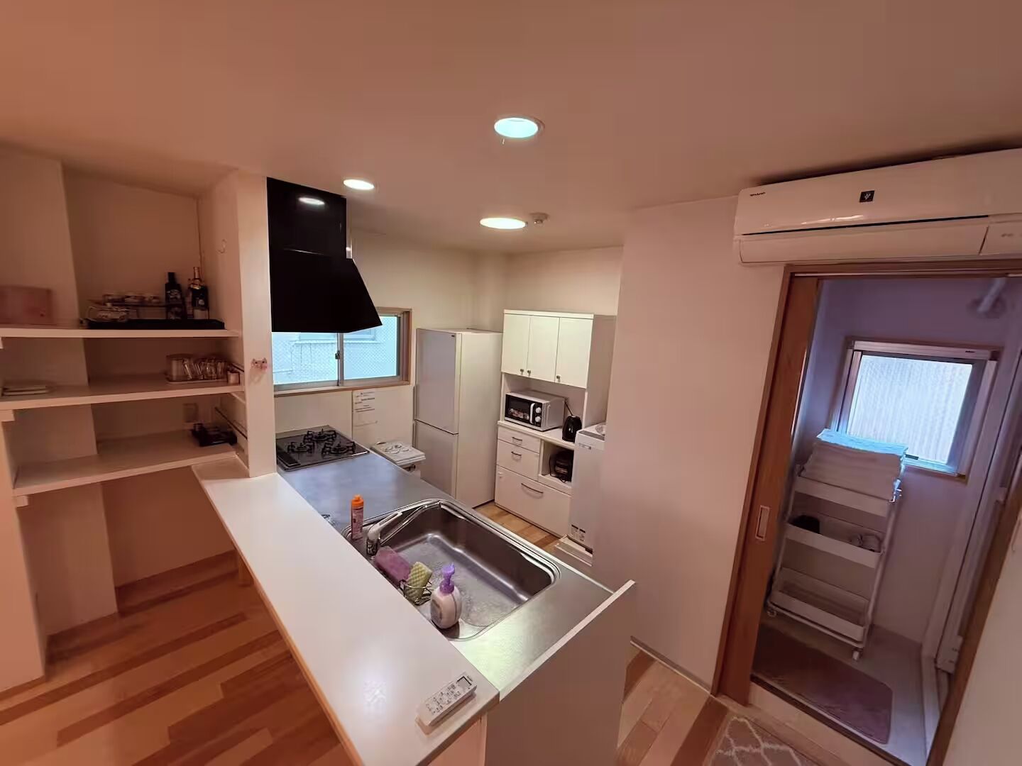 Comfort Villa | Private kitchen | Microwave, stovetop, cookware/dishes/utensils