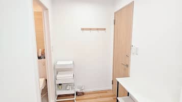 Asakusa hanabi II Comfort Twin Room 206 | Interior