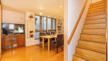 Asakusa hanabi III Ikkodate 3 Room | Dining