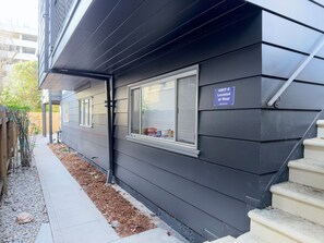 Exterior detail - 2-Bedroom Historical Home in Midtown Sacramento (Sacramento)