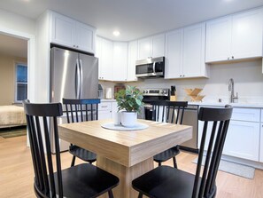 Dining - 2-Bedroom Historical Home in Midtown Sacramento (Sacramento)