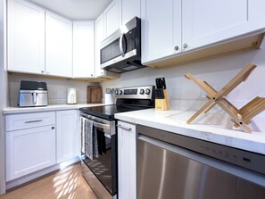 Microwave, oven, stovetop, dishwasher - 2-Bedroom Historical Home in Midtown Sacramento (Sacramento)