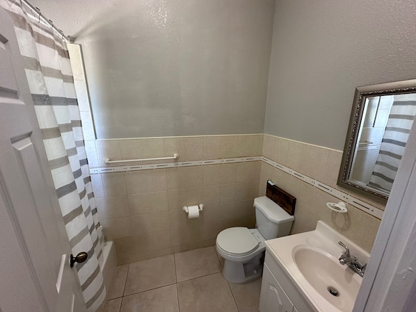 Hair dryer, towels, soap, toilet paper - Comfort haven the Caribbean lifestyle you are looking for. (Patricks Island)