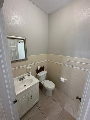 Hair dryer, towels, soap, toilet paper - Comfort haven the Caribbean lifestyle you are looking for. (Patricks Island)