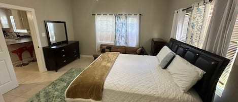 Fer et planche Ă repasser, Wi-Fi, draps fournis