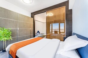 Laptop workspace, free WiFi - Shengmei Ya International Apartment  (Guangzhou)