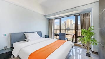 Laptop workspace, free WiFi