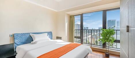 Laptop workspace, free WiFi