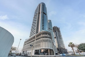 Iron/ironing board, free WiFi, bed sheets - Samaya Holiday Homes Cloud Suites (Dubai)