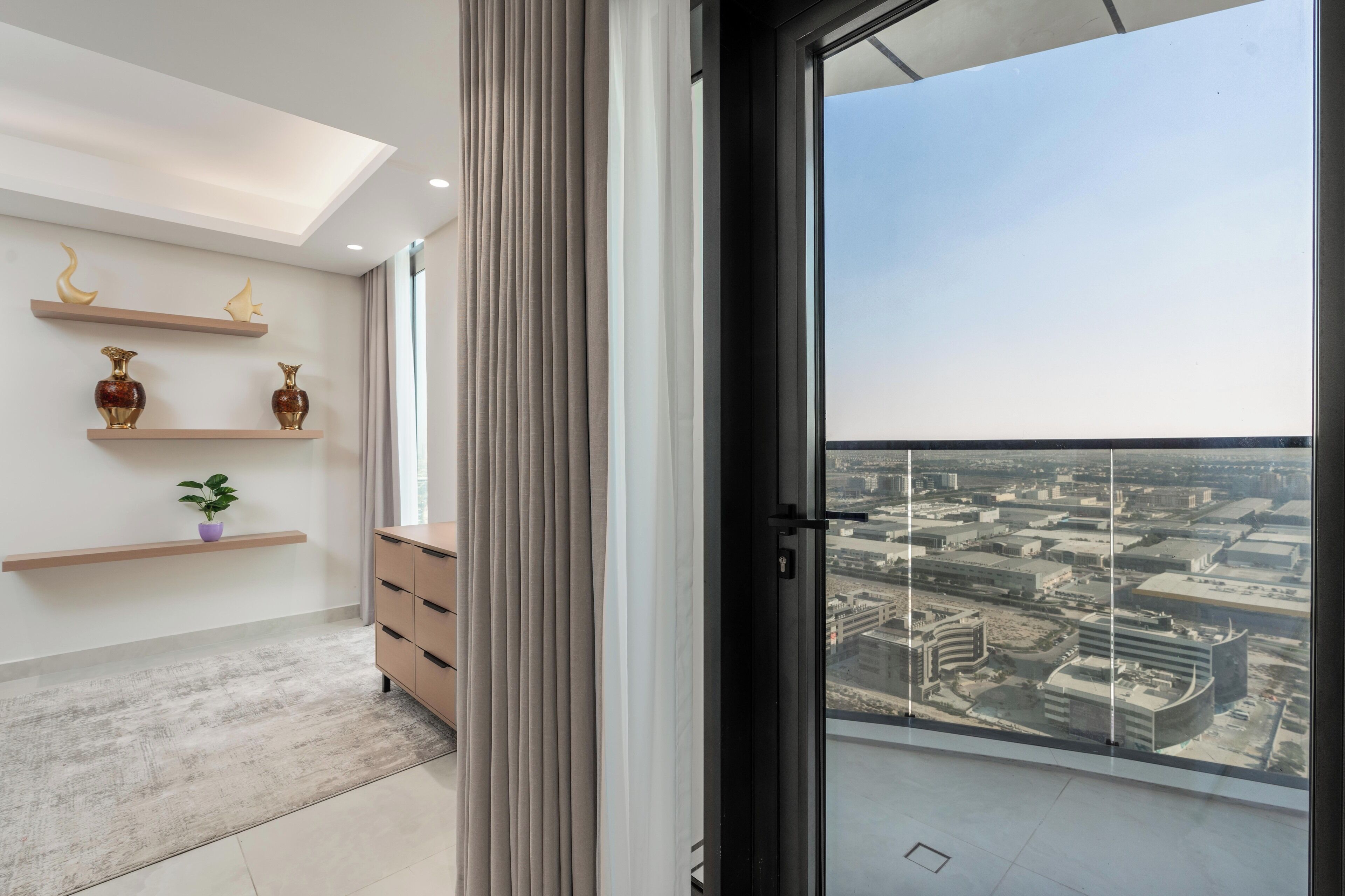 Een strijkplank/strijkijzer, gratis wifi, beddengoed