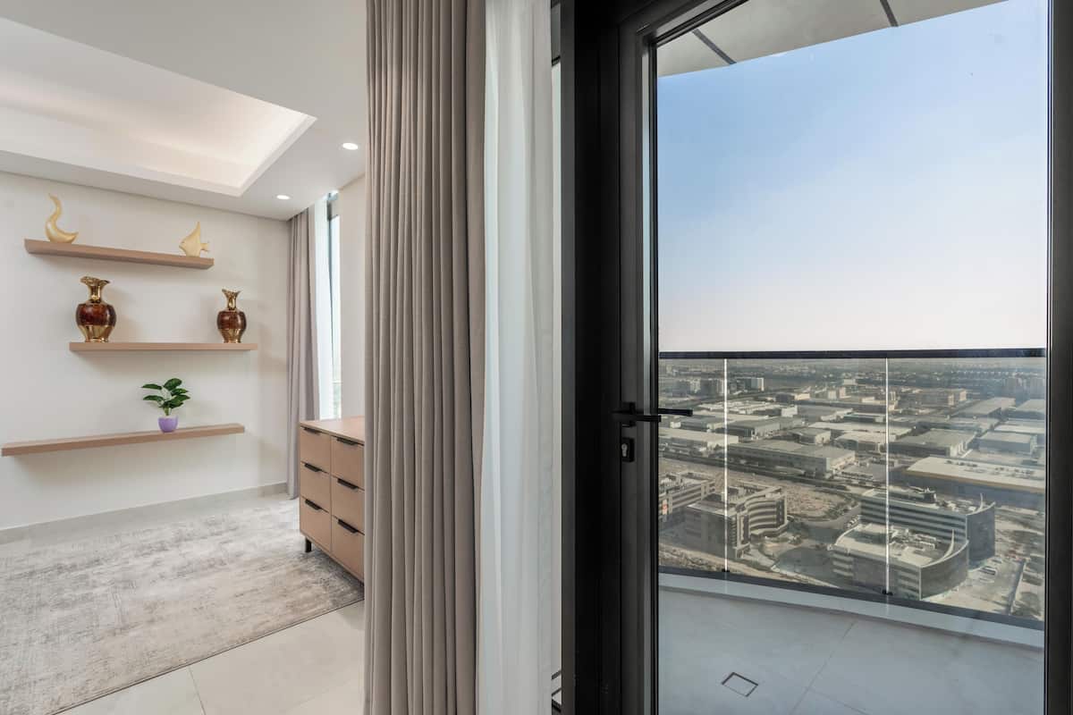 Een strijkplank/strijkijzer, gratis wifi, beddengoed